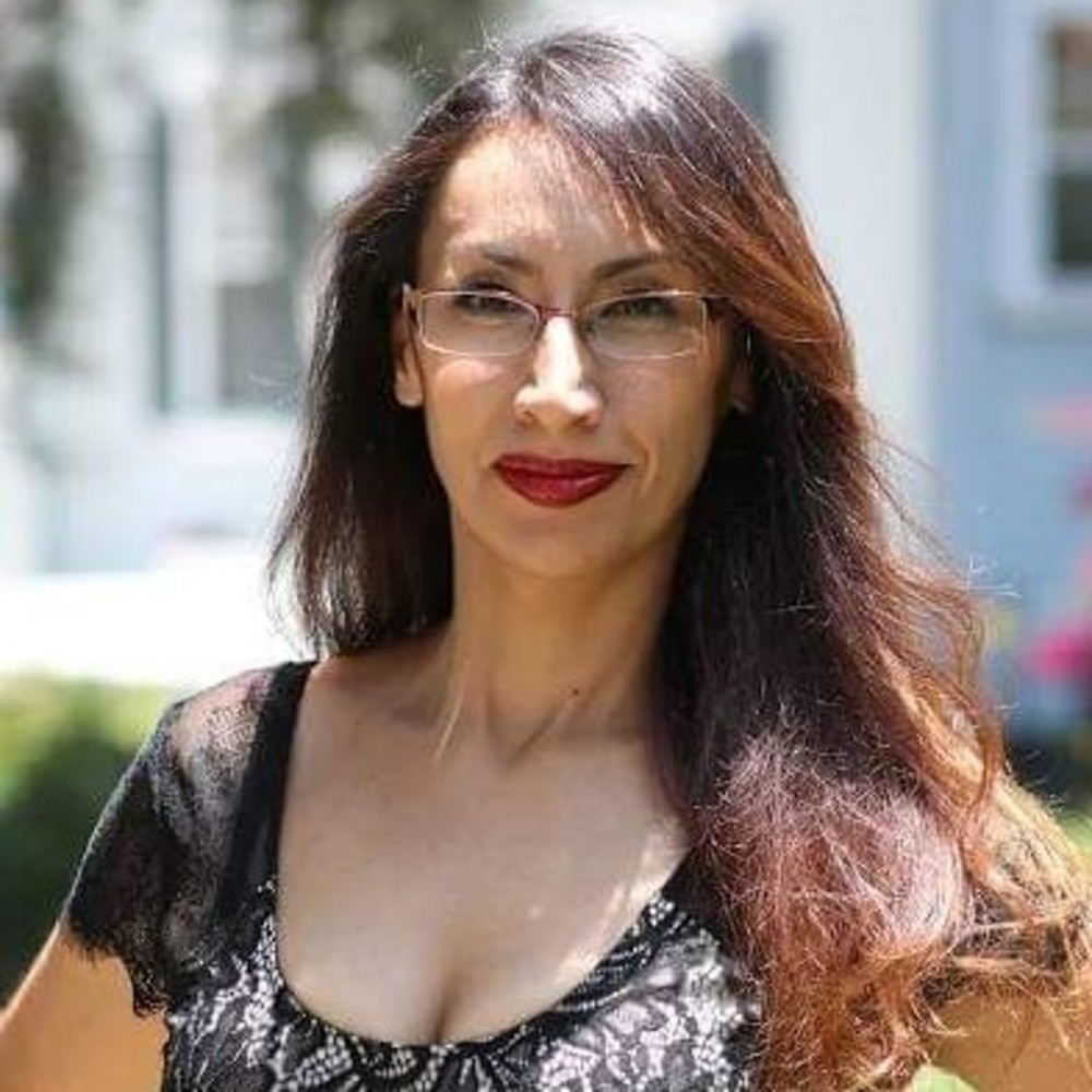 Meet your Posher, Maria